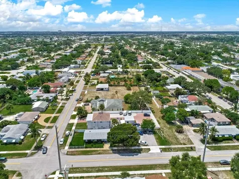 305 Cypress Drive Lake Park FL 33403