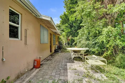 401 42nd Street West Palm Beach FL 33407