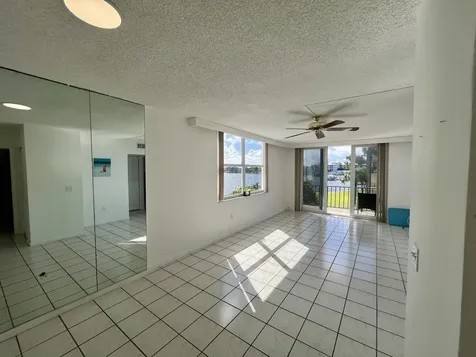 301 Croton Avenue Lantana FL 33462