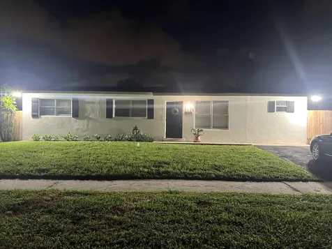 1525 S 24th Court Riviera Beach FL 33404