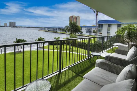 3040 Lake Shore Drive Riviera Beach FL 33404