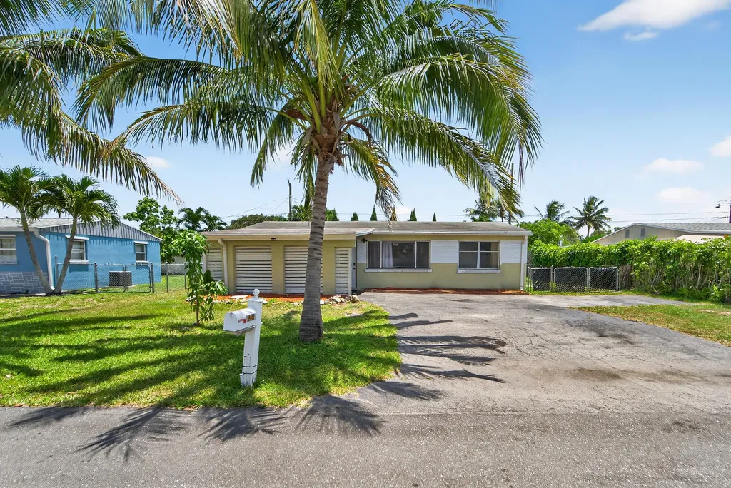 4364 N Mary Circle Palm Beach Gardens FL 33410
