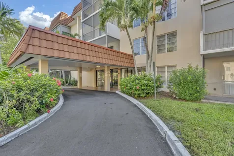 4166 Inverrary Drive Lauderhill FL 33319