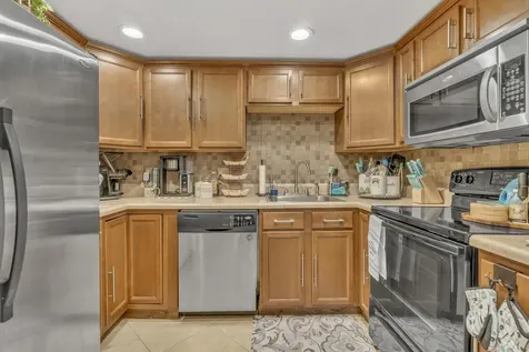 4166 Inverrary Drive Lauderhill FL 33319