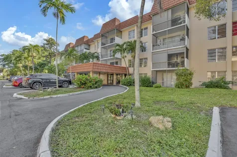 4166 Inverrary Drive Lauderhill FL 33319