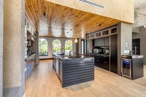 290 Nw 6th Street Boca Raton FL 33432