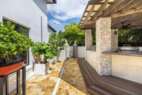 290 Nw 6th Street Boca Raton FL 33432