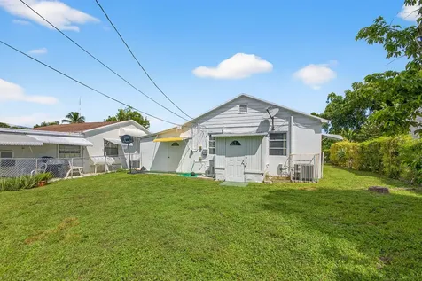 912 38th Street West Palm Beach FL 33407