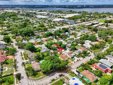 912 38th Street West Palm Beach FL 33407