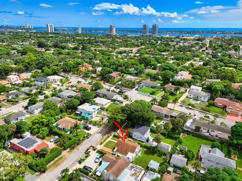912 38th Street West Palm Beach FL 33407
