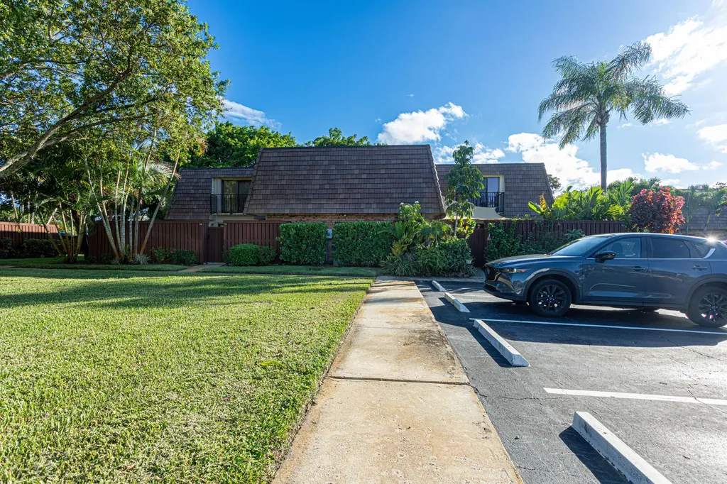 2716 Sw 15th Street Deerfield Beach FL 33442
