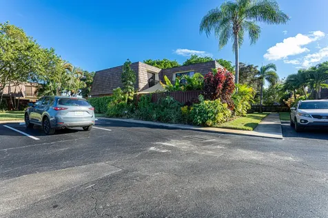 2716 Sw 15th Street Deerfield Beach FL 33442
