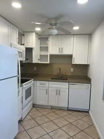 886 Flanders Delray Beach FL 33484