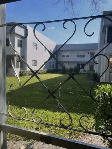 886 Flanders Delray Beach FL 33484