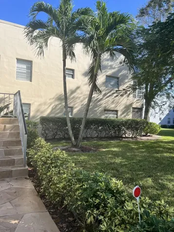 886 Flanders Delray Beach FL 33484