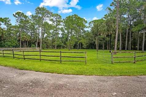 2915 Doe Trail The Acreage FL 33470