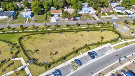 12227 Nw 23rd Path Miami FL 33167