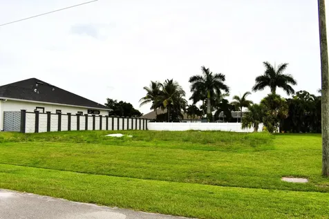 2565 SW Salzedo Avenue Port Saint Lucie FL 34987