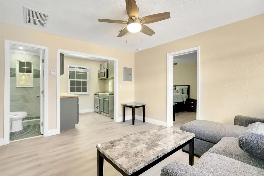 1001 S Federal Highway Lake Worth Beach FL 33460