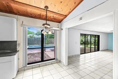77 Nw 5th Avenue Boca Raton FL 33432