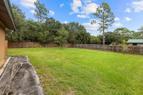 2725 Twin Oaks Trail Fort Pierce FL 34945