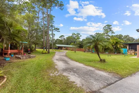 2725 Twin Oaks Trail Fort Pierce FL 34945