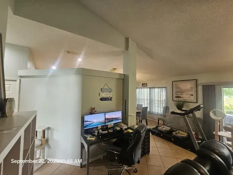 957 Sw Jacqueline Avenue Port Saint Lucie FL 34953