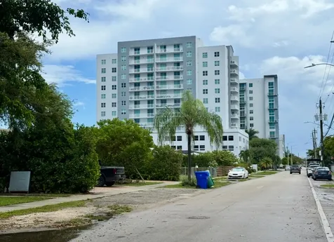 3801 Nw Flagler Terrace Miami FL 33126