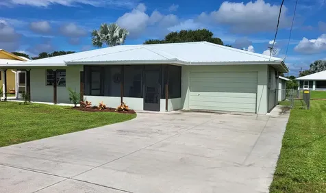 1114 Lisa Lane Okeechobee FL 34974