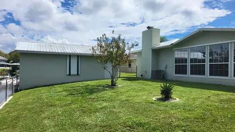 1114 Lisa Lane Okeechobee FL 34974