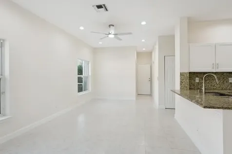 1722 Sawgrass Circle Greenacres FL 33413