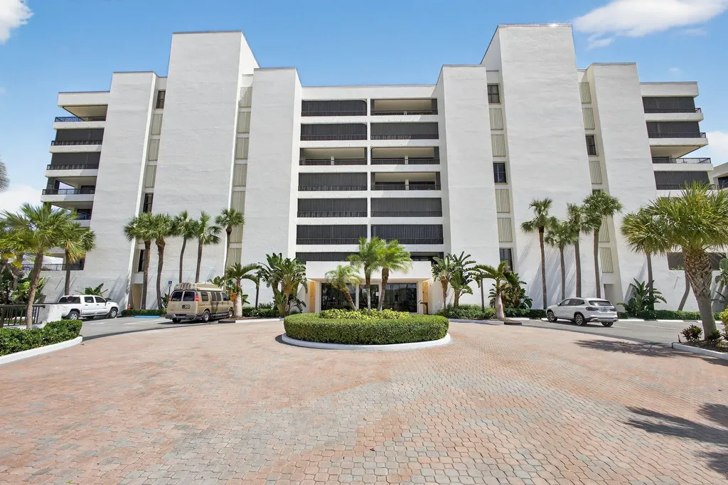 19900 Beach Road Jupiter FL 33469