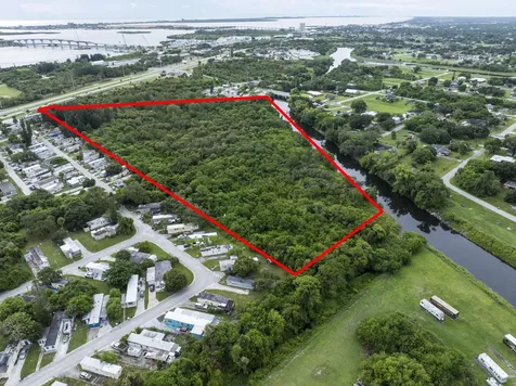2100 N Us Highway 1 Fort Pierce FL 34945
