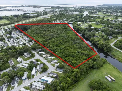 2100 N Us Highway 1 Fort Pierce FL 34945