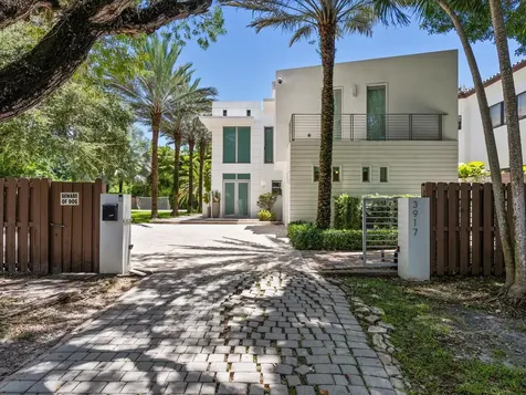 3917 Sw 42nd Avenue Miami FL 33146