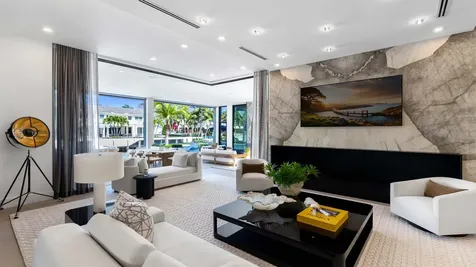 207 W Coconut Palm Road Boca Raton FL 33432