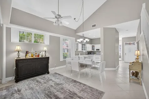 26 Porta Vista Circle Palm Beach Gardens FL 33418