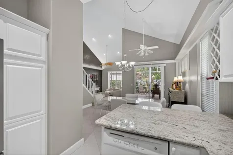 26 Porta Vista Circle Palm Beach Gardens FL 33418