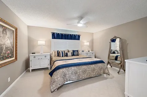 17 Commodore Place Palm Beach Gardens FL 33418