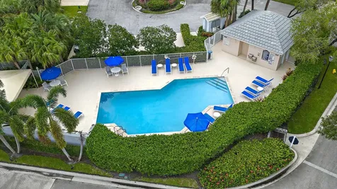 17 Commodore Place Palm Beach Gardens FL 33418
