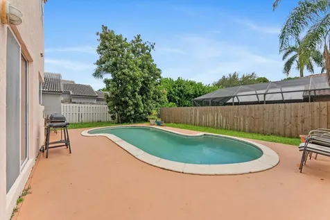 10372 Sw 9th Lane Pembroke Pines FL 33025