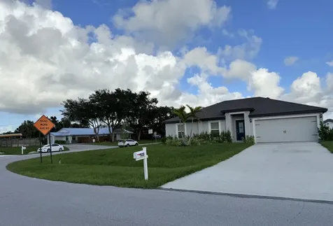 920 Sw Castaneda Lane Port Saint Lucie FL 34953