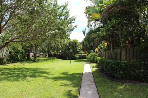 2950 SW 22nd Circle Delray Beach FL 33445