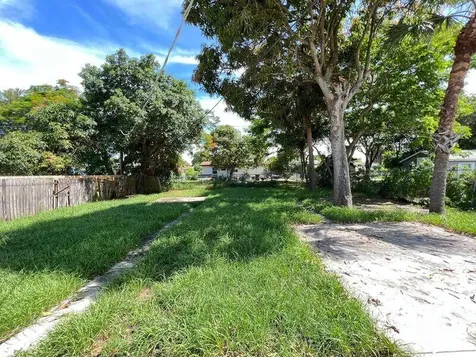 1360 10th Street West Palm Beach FL 33401