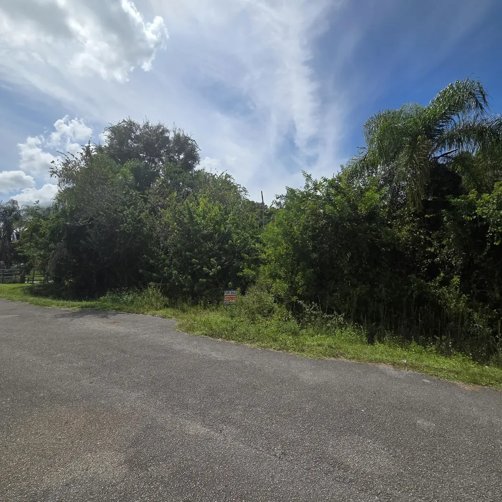 3819 NW 21st Avenue Okeechobee FL 34972