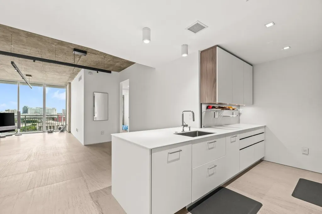 300 S Australian Avenue West Palm Beach FL 33401