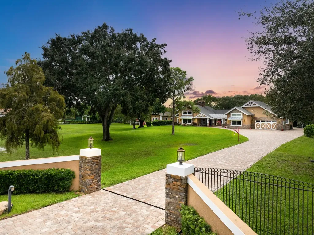 8960 Nw 68th Court Parkland FL 33067