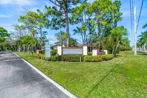 33 Copper Pod Court Royal Palm Beach FL 33411