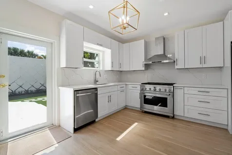 224 10th Street West Palm Beach FL 33401
