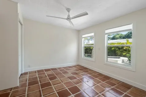 224 10th Street West Palm Beach FL 33401